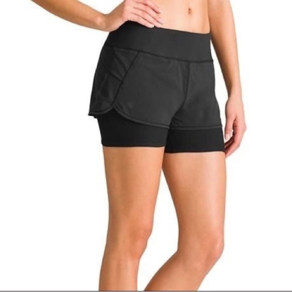 ATHLETA 2 in 1 Pulse Shortie Shorts in Black Medium